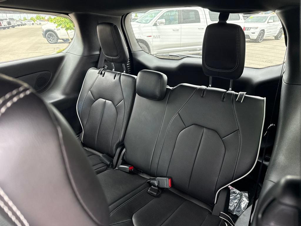 Used 2026 Chrysler Pacifica Limited AWD/4WD image 29