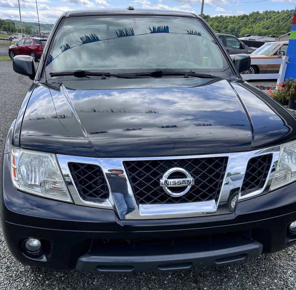 Used 2015 Nissan Frontier SV w/ SV Value Truck Package AWD/4WD image 9