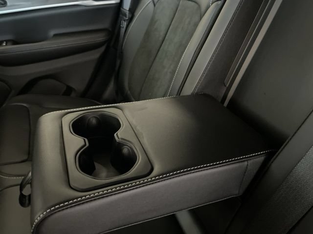 New 2026 Jeep Grand Cherokee Altitude AWD/4WD image 19