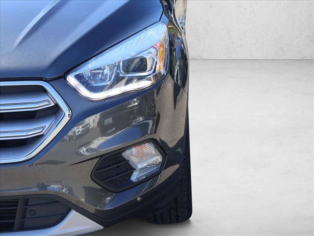 Used 2019 Ford Escape Titanium image 9