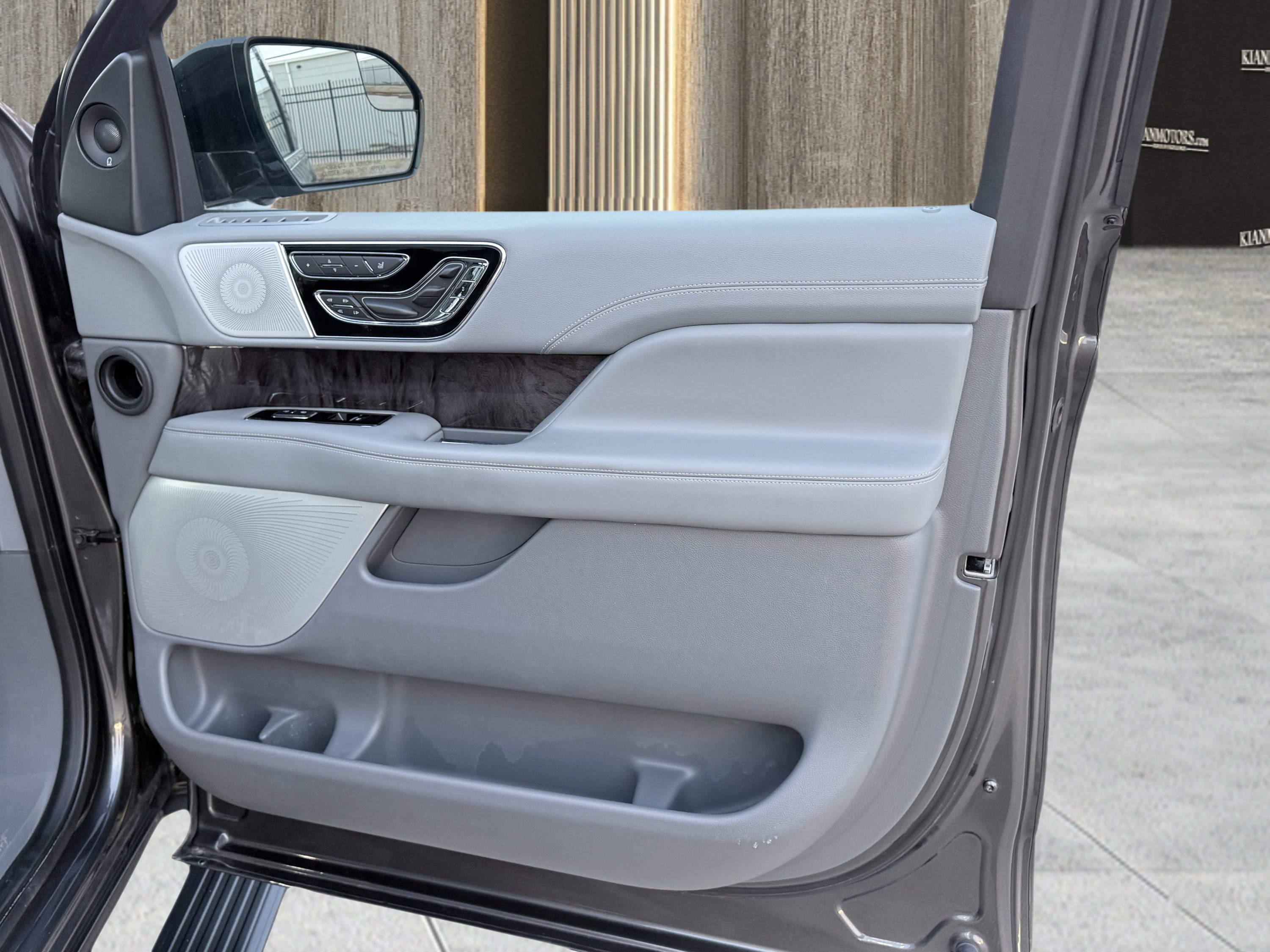 Used 2018 Lincoln Navigator Reserve w/ Technology Package image 51