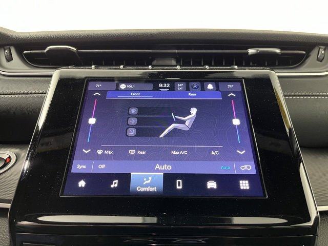 Used 2025 Jeep Grand Cherokee L Laredo image 30