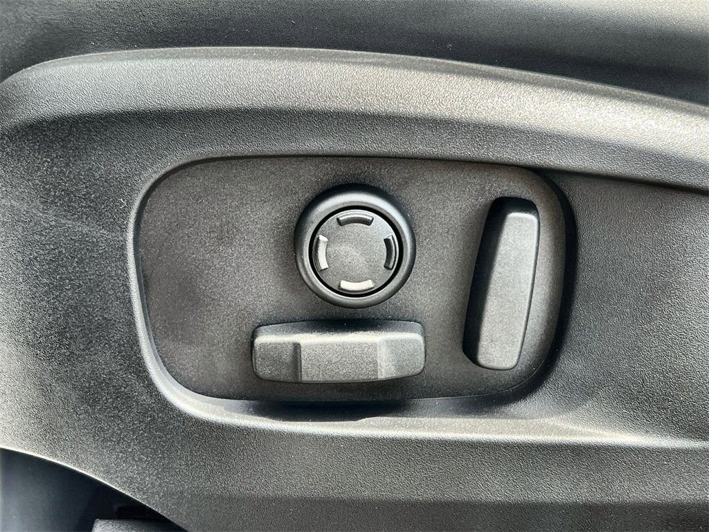 Used 2025 Land Rover Defender 110 S image 20