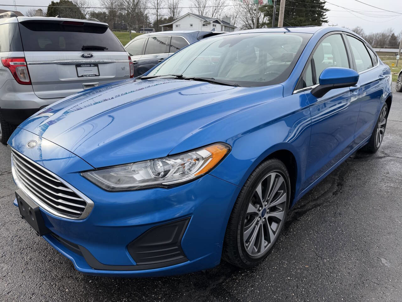 Used 2019 Ford Fusion SE image 2