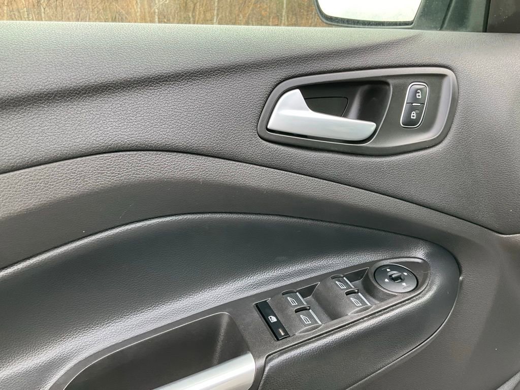 Used 2019 Ford Escape SEL image 19