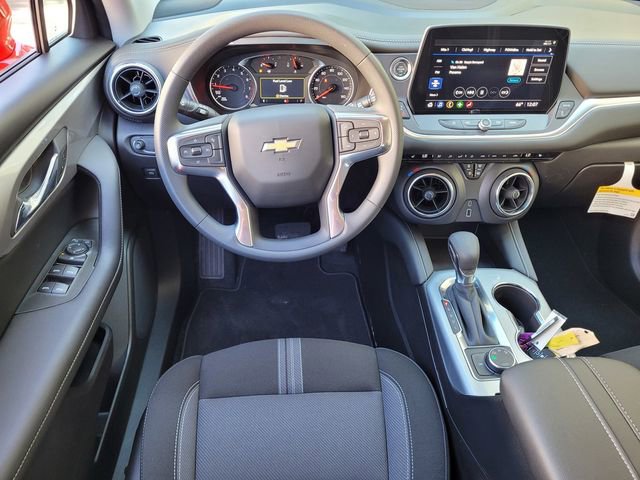 Used 2025 Chevrolet Blazer LT image 8