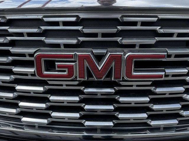 Used 2018 GMC Yukon XL Denali w/ Denali Ultimate Package AWD/4WD image 12
