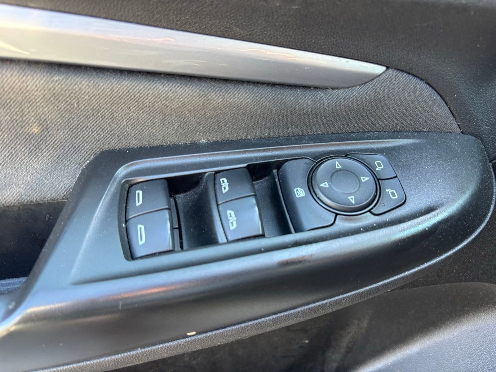 Used 2023 Chevrolet Bolt EUV LT image 9