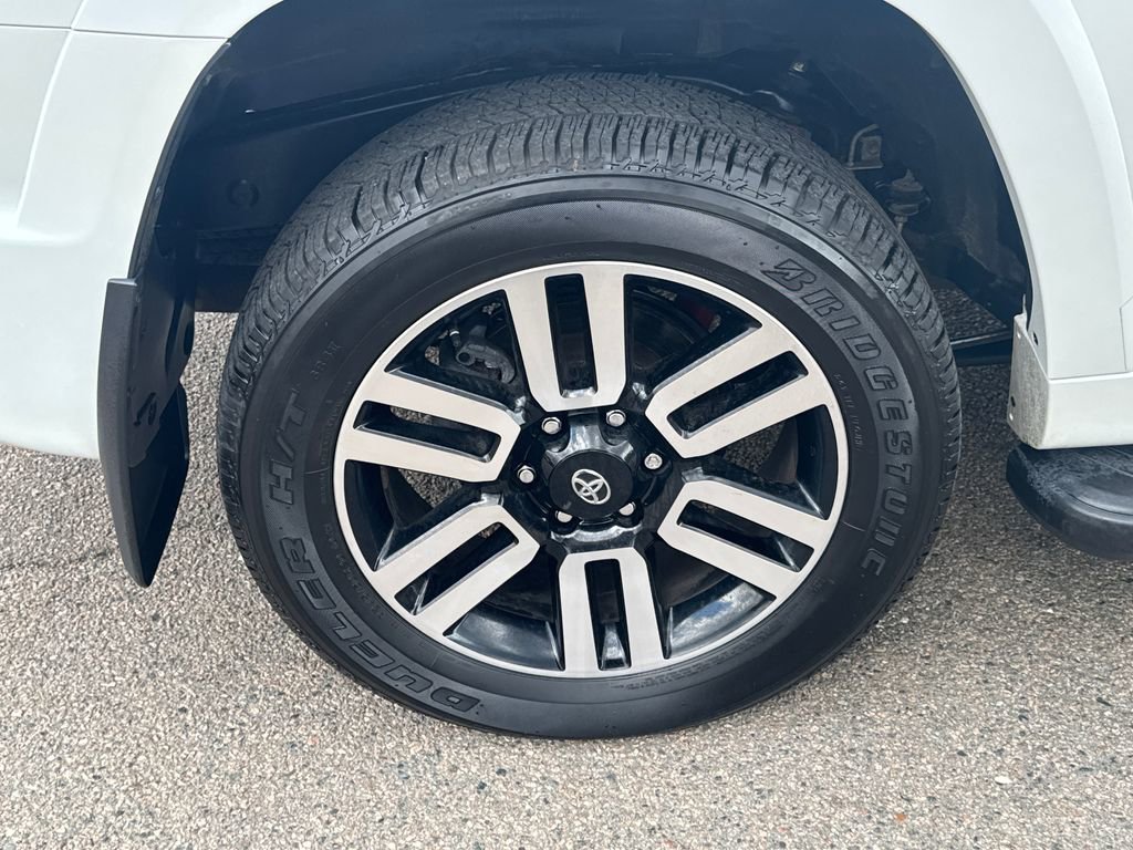 Used 2024 Toyota 4Runner Limited AWD/4WD image 47