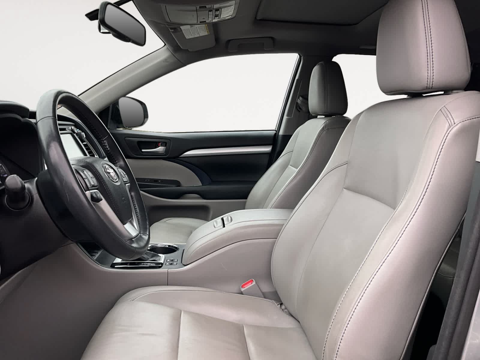 Used 2015 Toyota Highlander XLE FWD image 9