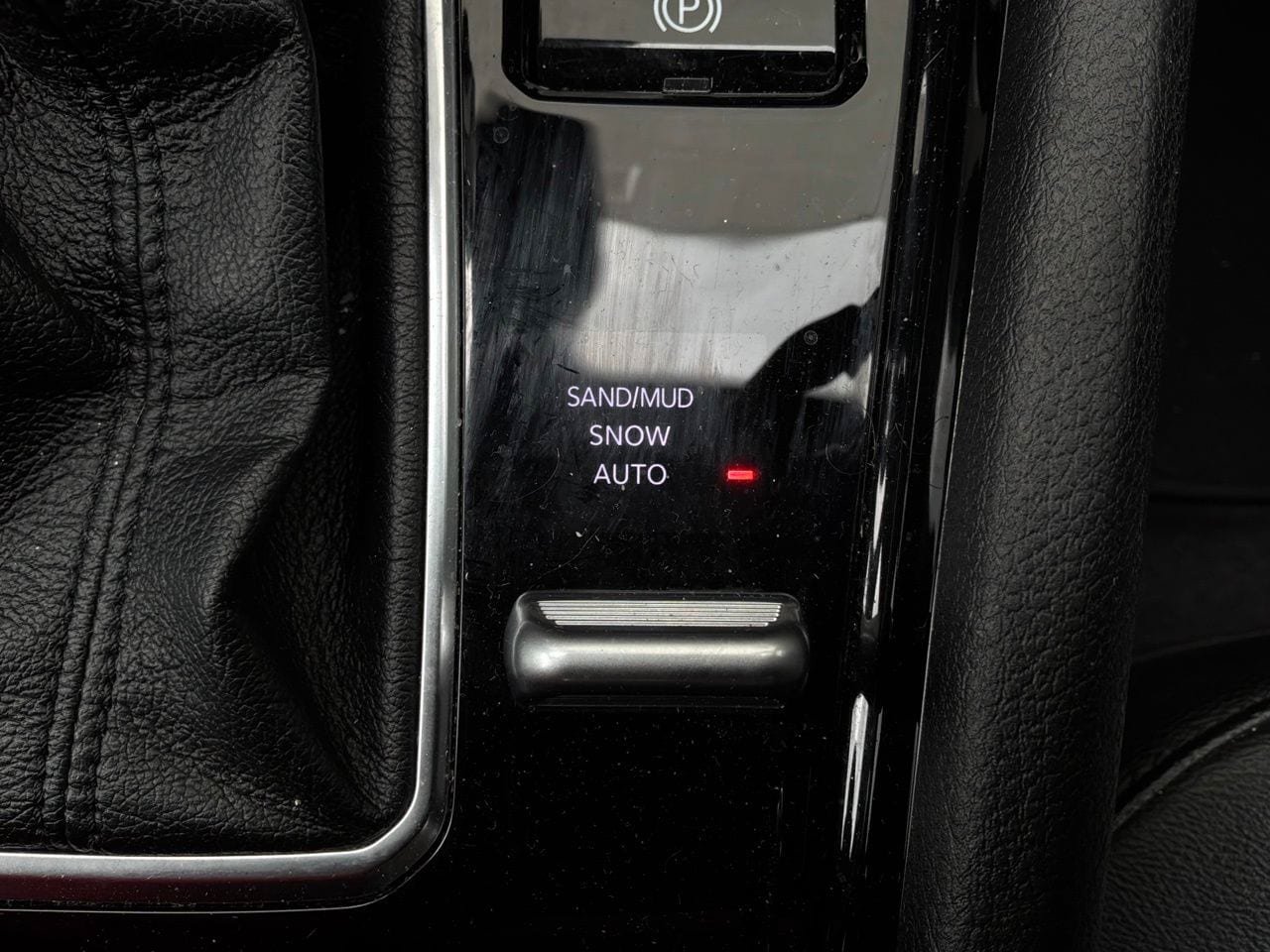 Used 2025 Jeep Compass Limited AWD/4WD image 24