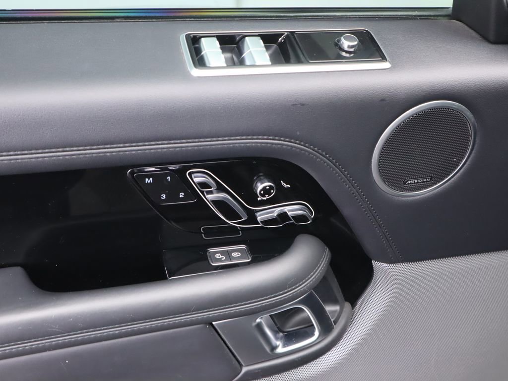 Used 2018 Land Rover Range Rover Supercharged image 23
