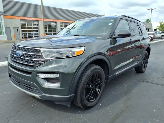 Certified 2023 Ford Explorer XLT w/ Equipment Group 202A AWD/4WD image 3