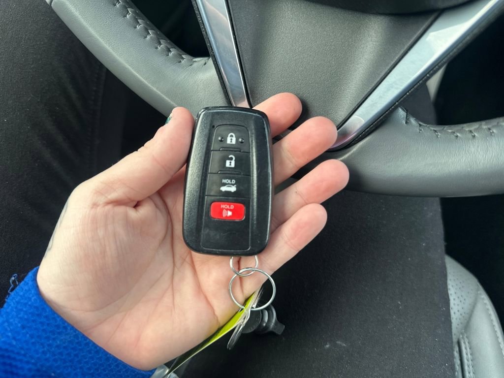 Used 2020 Toyota Avalon Limited w/ Advanced Safety Package image 29