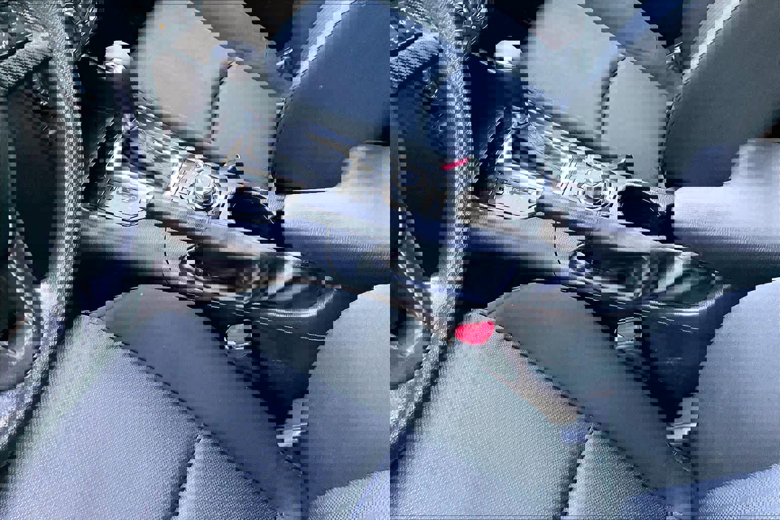 Used 2015 MAZDA MAZDA3 i Sport image 14