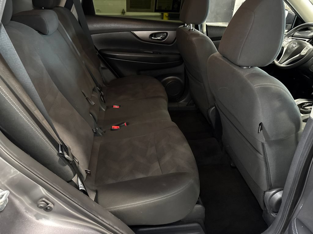 Used 2016 Nissan Rogue SV AWD/4WD image 13