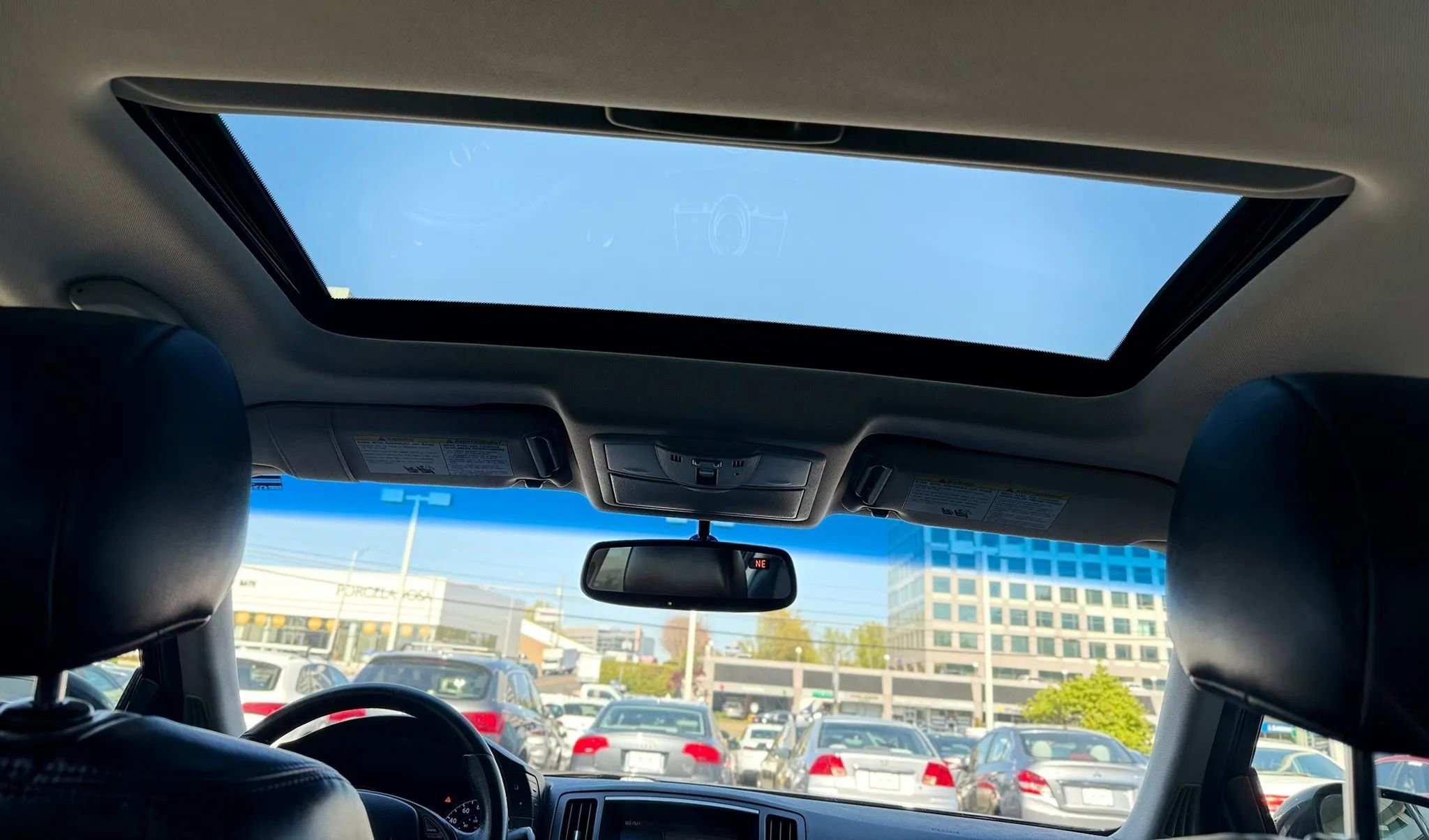 Used 2011 INFINITI G37 x Sedan w/ Premium Pkg image 12