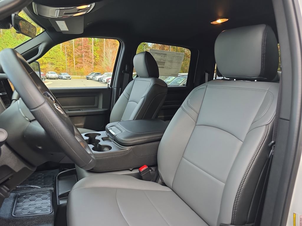 New 2026 RAM 3500 Tradesman w/ Chrome Appearance Group AWD/4WD image 15