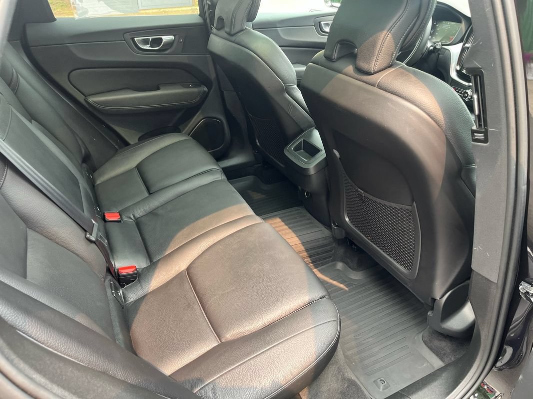 Used 2020 Volvo XC60 T6 Momentum w/ Protection Package Premier AWD/4WD image 22