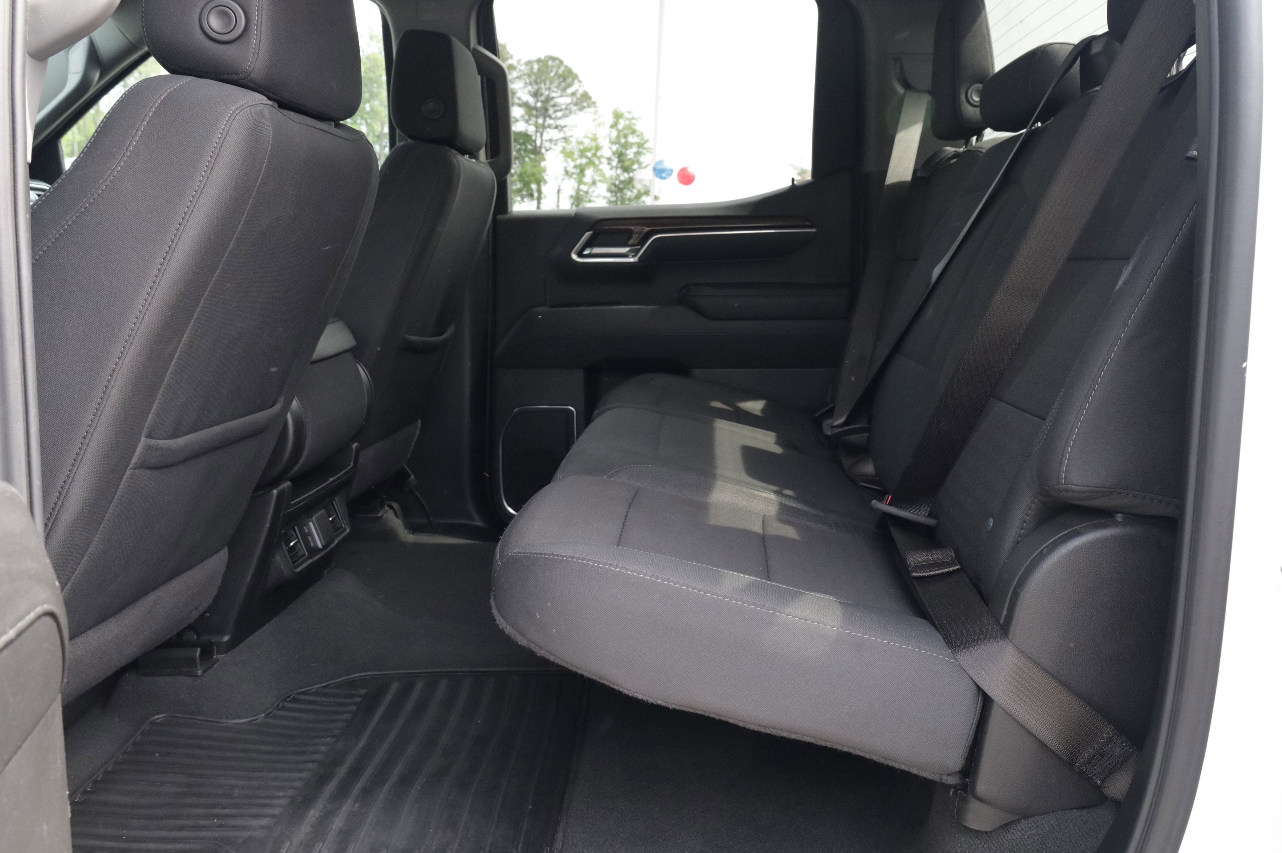 Used 2025 Chevrolet Silverado 1500 LT image 10