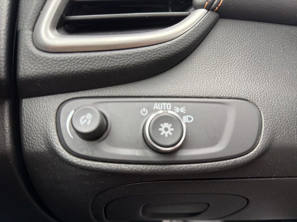 Used 2021 Chevrolet Trax LS image 9