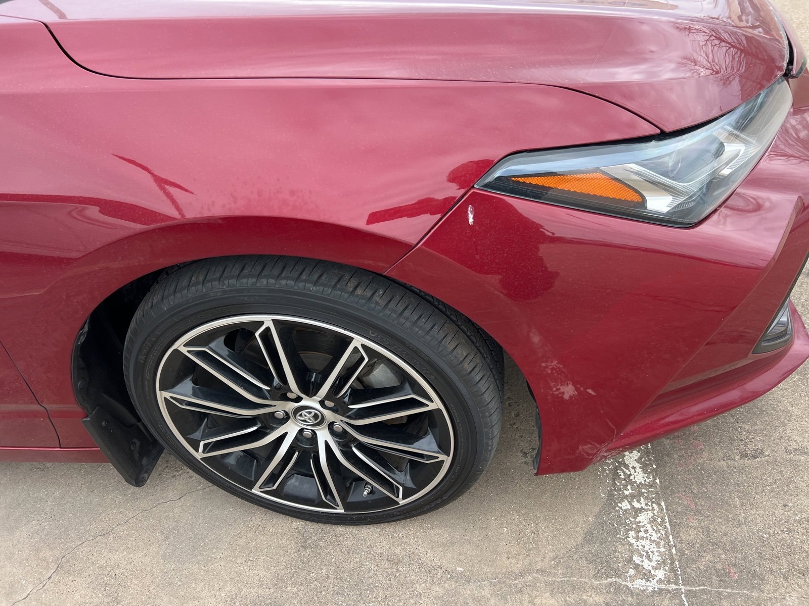 Used 2019 Toyota Avalon Touring image 4