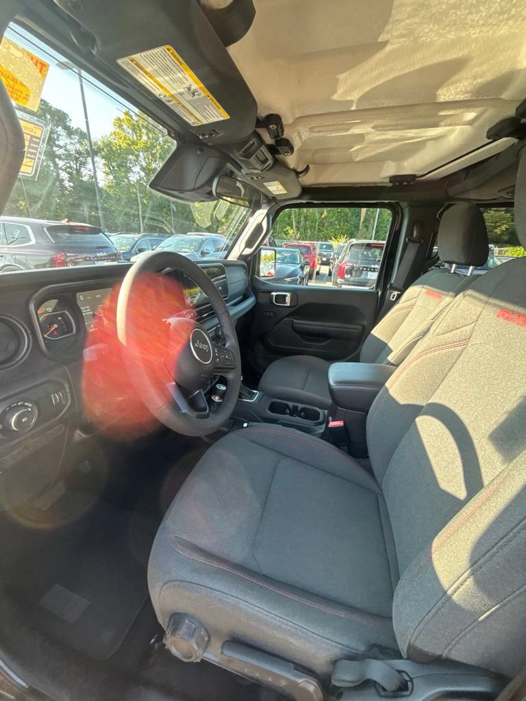 Used 2026 Jeep Wrangler Unlimited Rubicon AWD/4WD image 12
