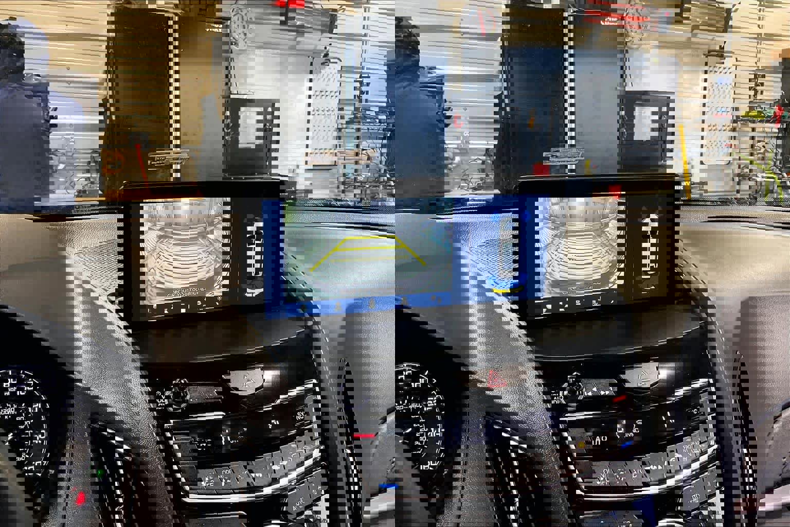 Used 2024 Acura RDX SH-AWD w/ Technology Package image 22