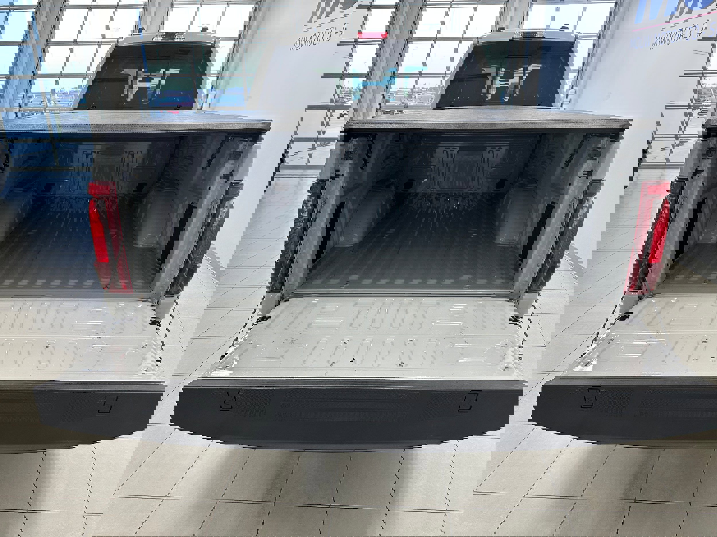 Used 2024 Ford F150 XLT w/ Equipment Group 302A MID image 7