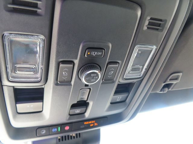 Used 2025 GMC Yukon AT4 w/ AT4 Premium Plus Package image 40