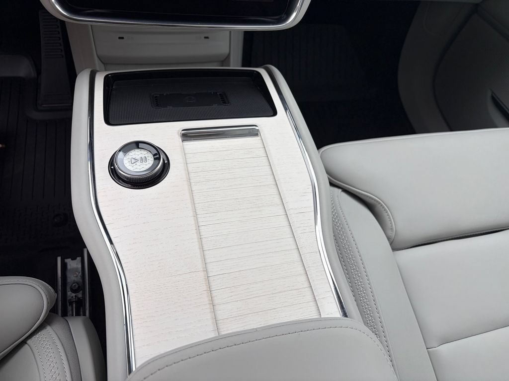 Certified 2025 Volvo EX90 Ultra AWD/4WD image 20