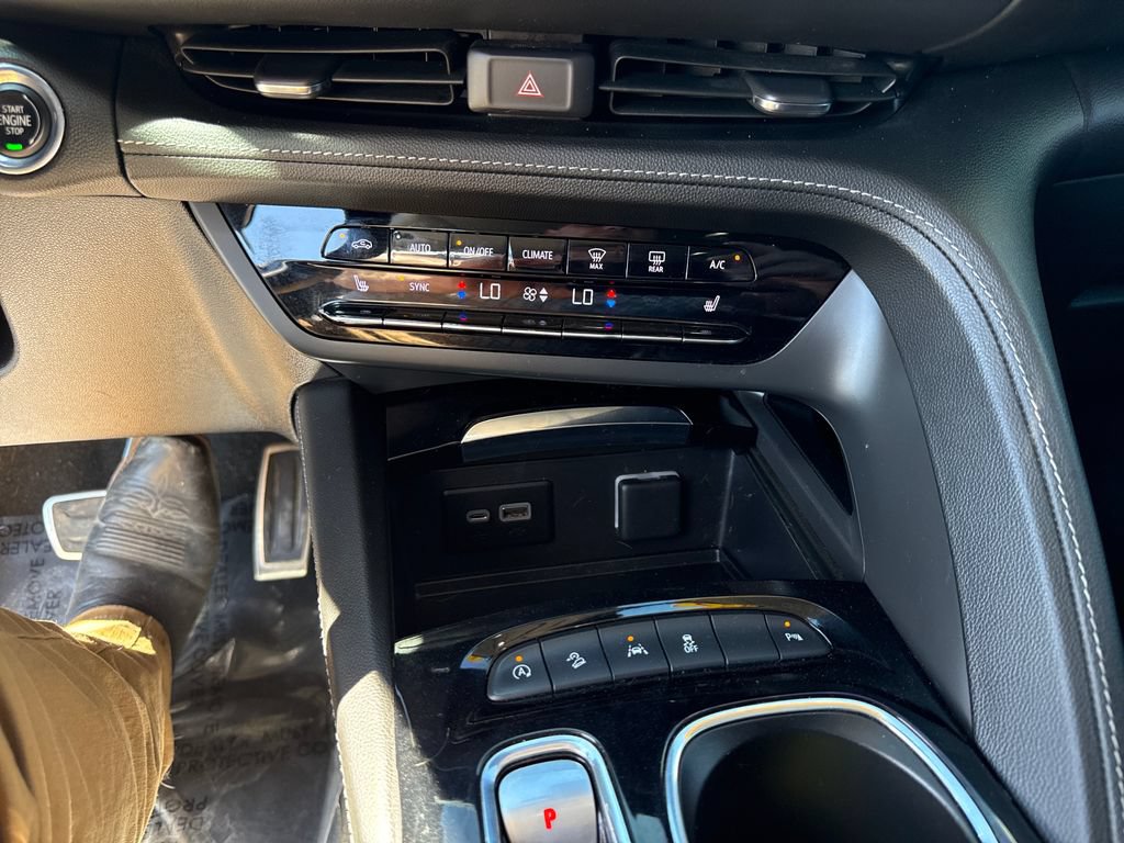 Used 2023 Buick Envision Preferred w/ Sport Touring Package AWD/4WD image 19