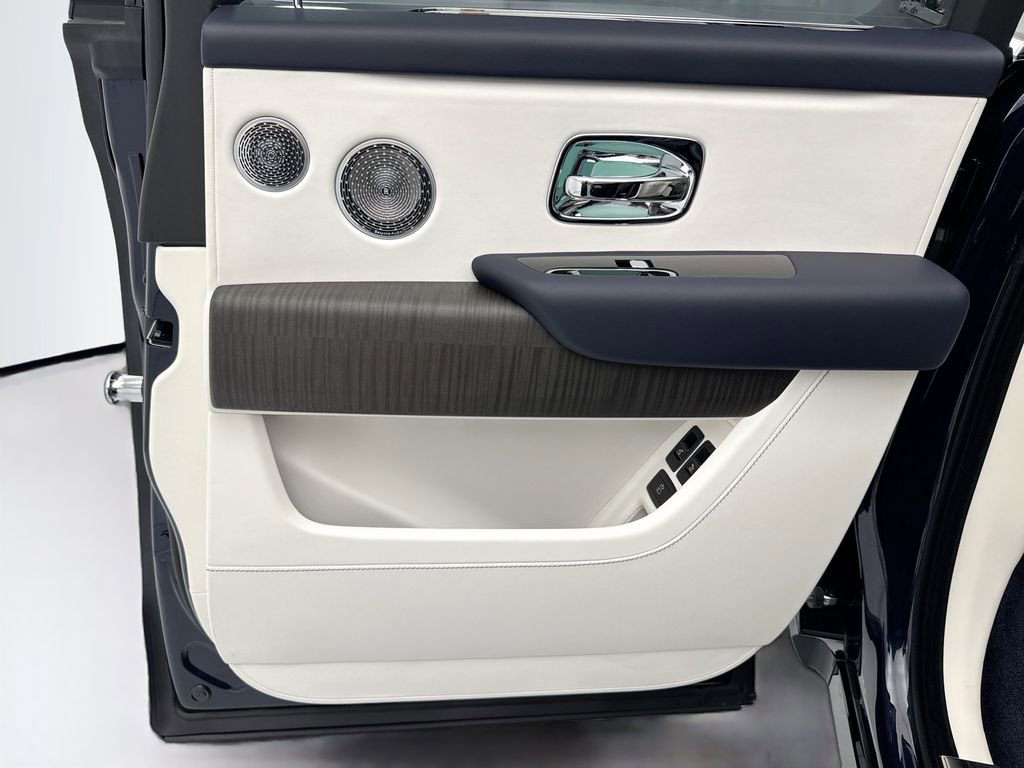 Certified 2026 Rolls-Royce Cullinan image 26