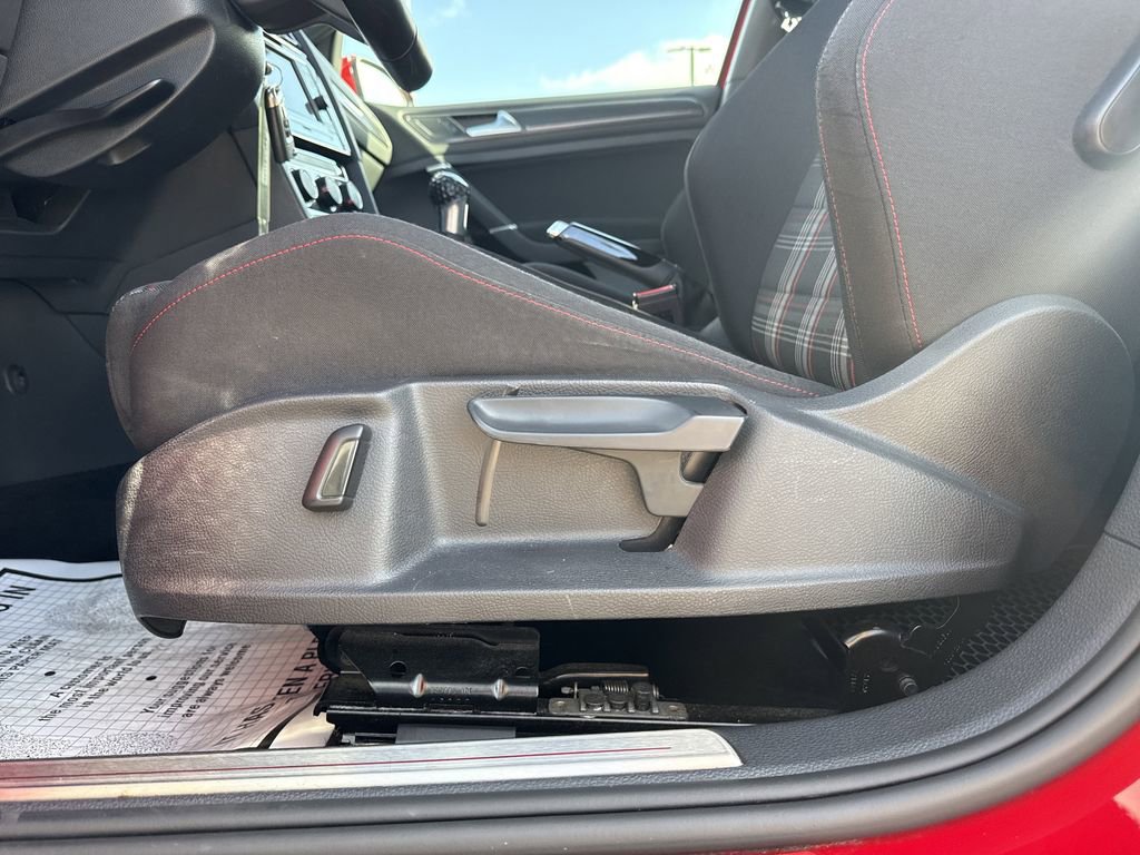 Used 2020 Volkswagen Golf 4-Door image 28