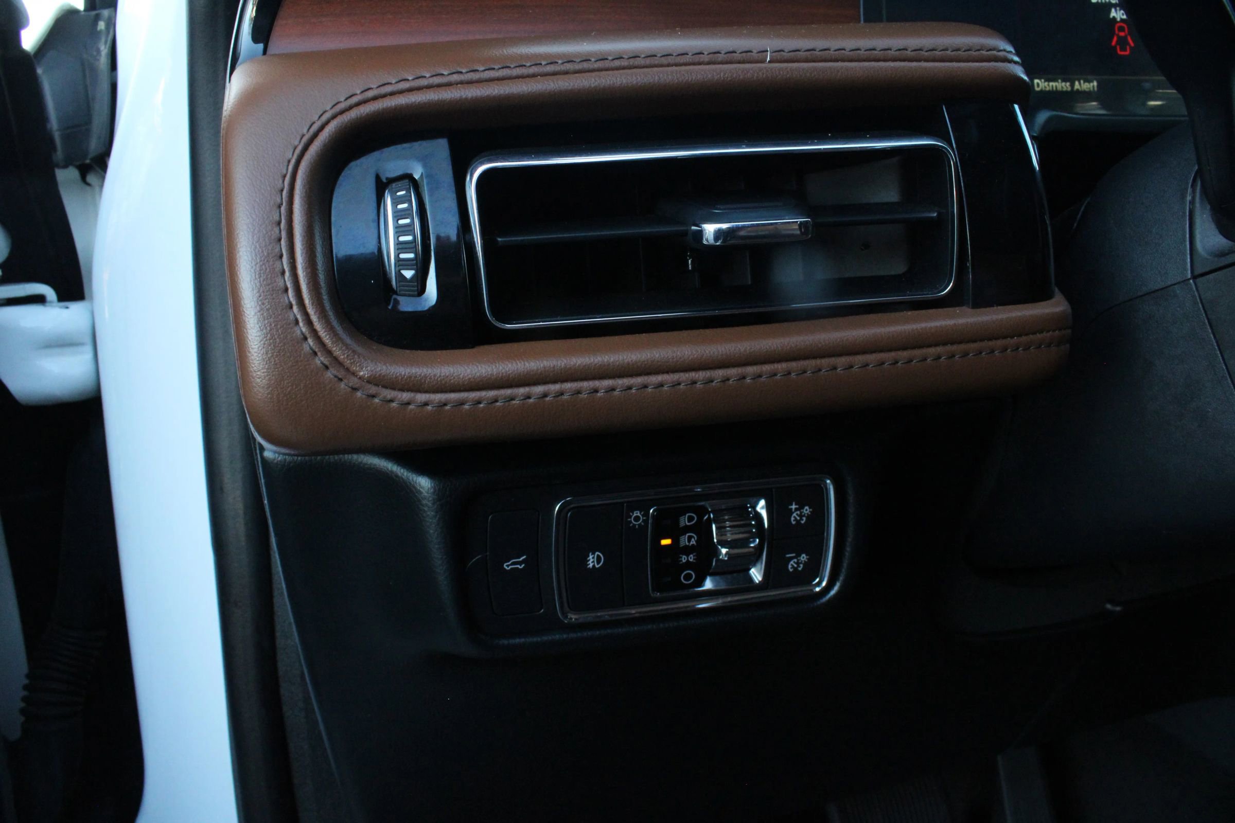 Used 2020 Lincoln Aviator Reserve w/ Equipment Group 201A image 28