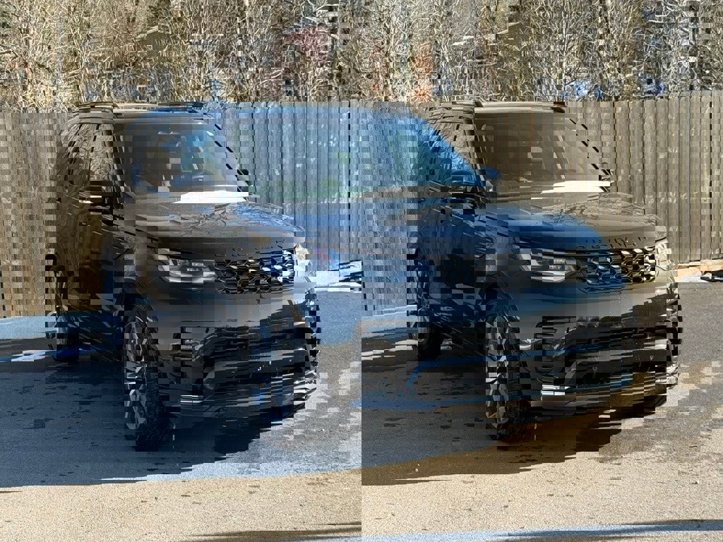 Certified 2025 Land Rover Discovery Dynamic SE image 8