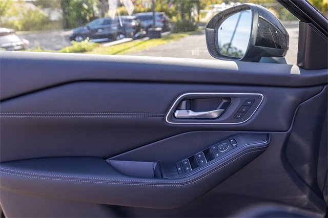 New 2026 Nissan Rogue Platinum w/ Platinum Premium Package image 10