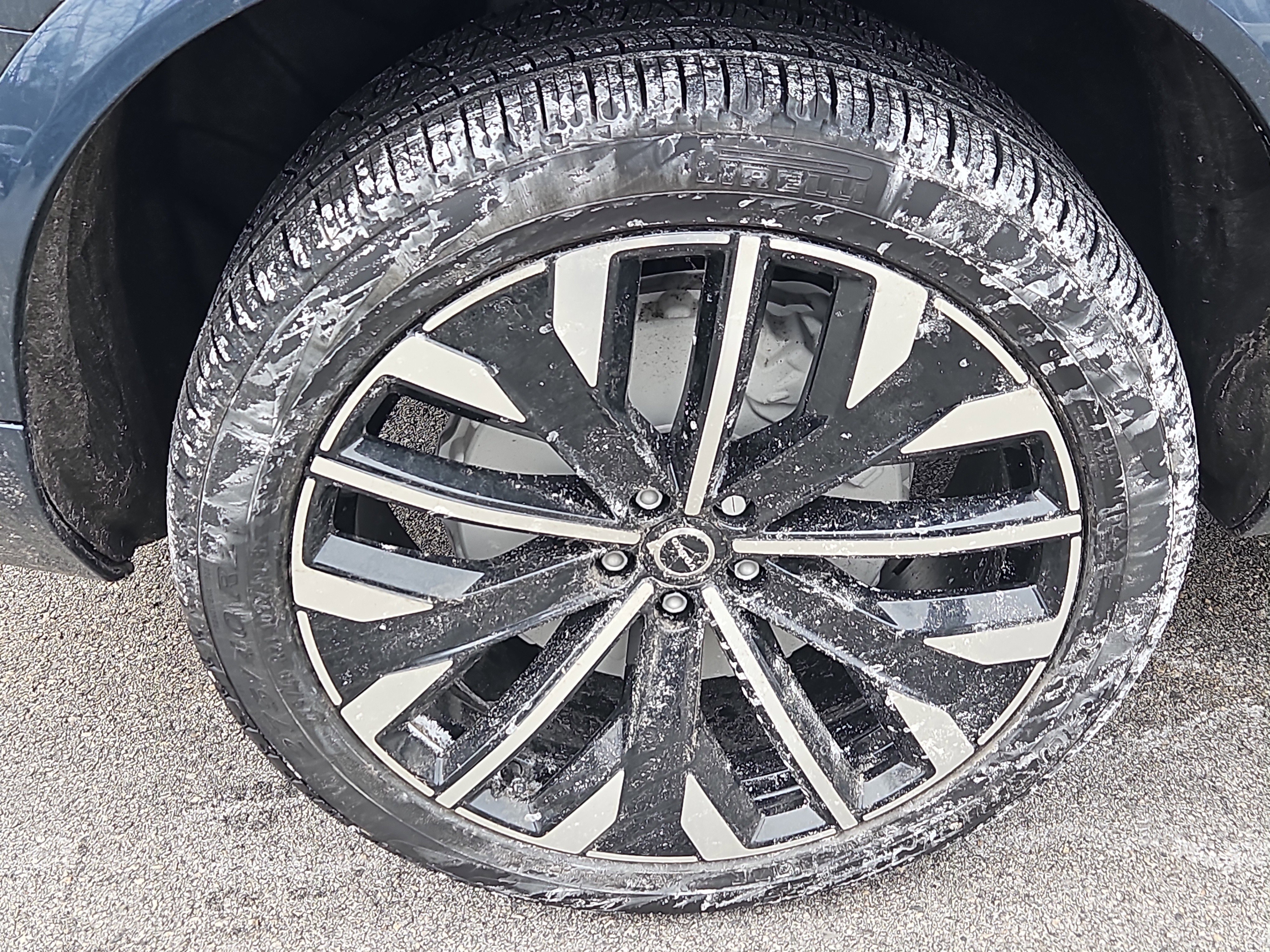 New 2026 Volvo XC90 B6 Plus w/ Protection Package Premier image 20