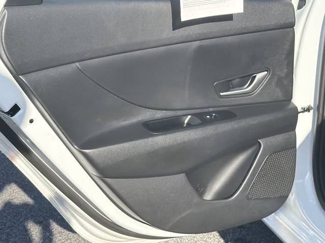 Certified 2026 Hyundai Elantra Hybrid FWD image 21