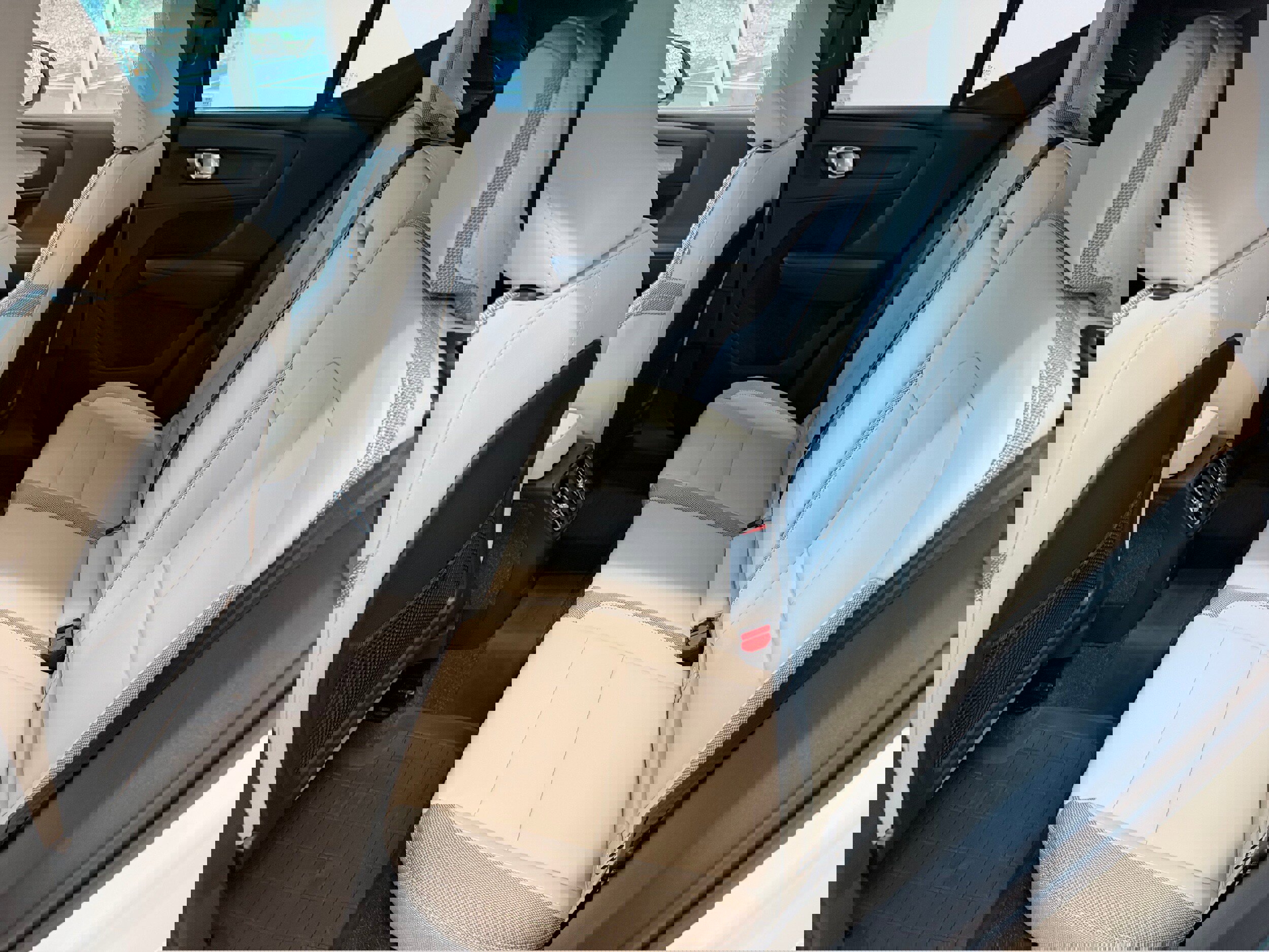 New 2026 Volvo EX40 Plus w/ Climate Package image 30