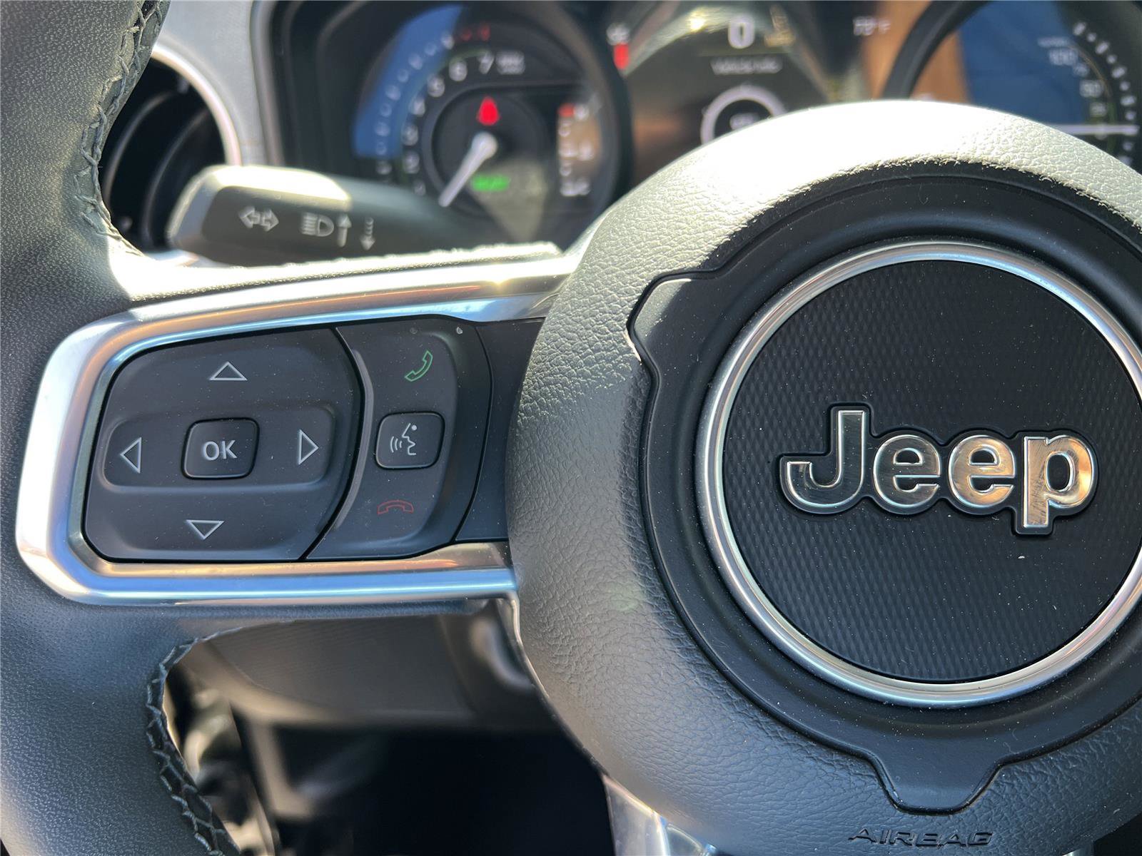 Used 2025 Jeep Wrangler Sahara w/ Safety Group image 11