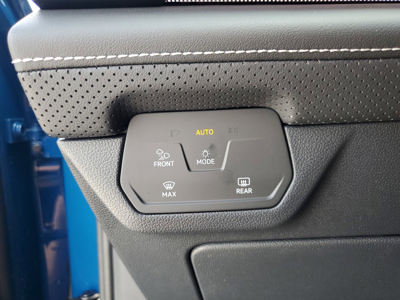 New 2025 Volkswagen Atlas SEL image 33