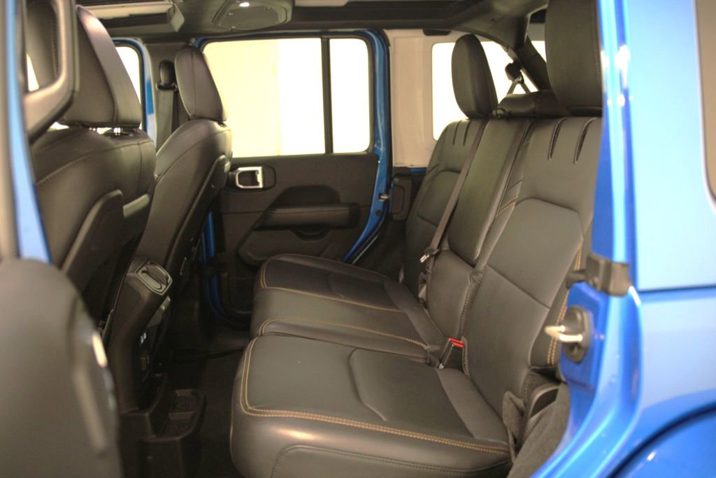 Used 2024 Jeep Wrangler Unlimited Sahara w/ Technology Group image 16