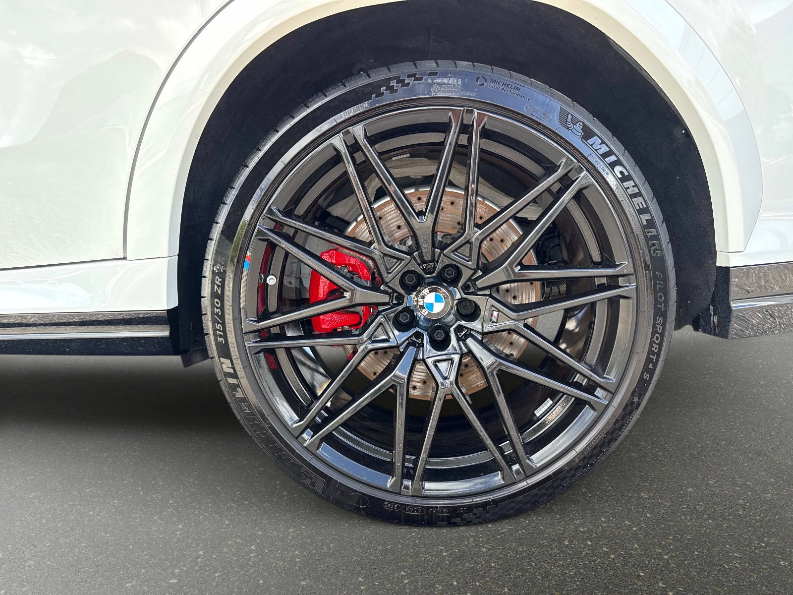 Used 2024 BMW X6 M Competition image 15