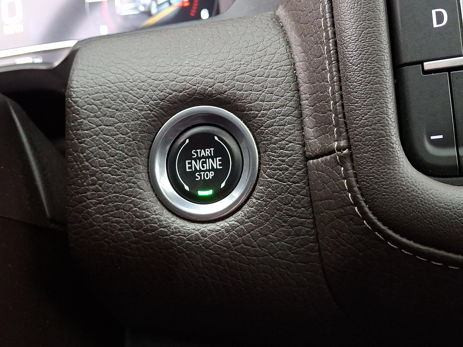 Used 2023 GMC Yukon XL Denali w/ Advanced Technology Package image 24