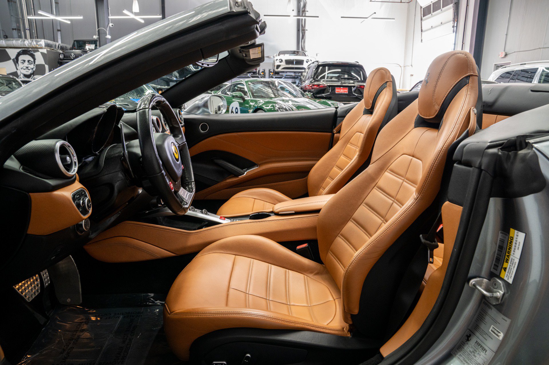 Used 2017 Ferrari California T RWD image 28