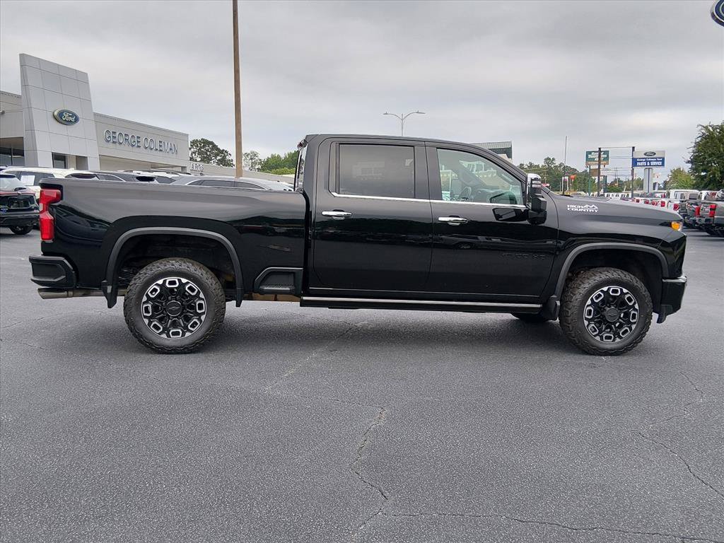 Used 2022 Chevrolet Silverado 2500 High Country w/ Safety Package II AWD/4WD image 3