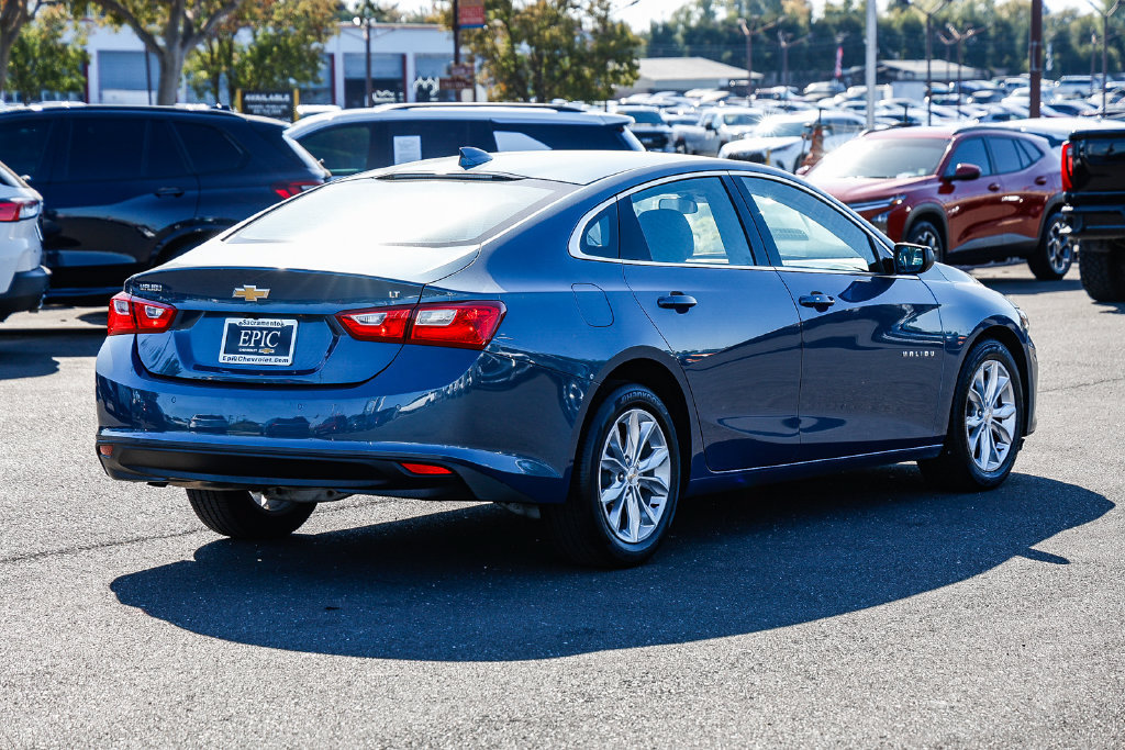Used 2025 Chevrolet Malibu LT FWD image 4
