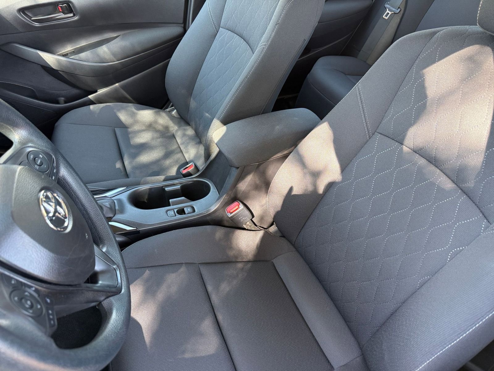 Used 2025 Toyota Corolla LE image 36