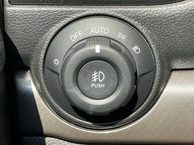 Used 2023 Nissan Titan PRO-4X w/ Pro-4x Convenience Package AWD/4WD image 39